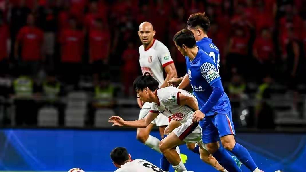 德甲今晨再迎强敌，上海申花外线爆发，主帅态度：目标明确，轮换策略成焦点(上海申花与上海上港德比)