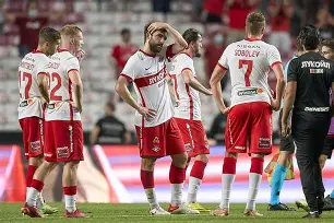 意大利杯窗口期走向成谜，本菲卡完成体检，管理层满意，团队化学反应显著(麦田怪圈真相终于揭开)