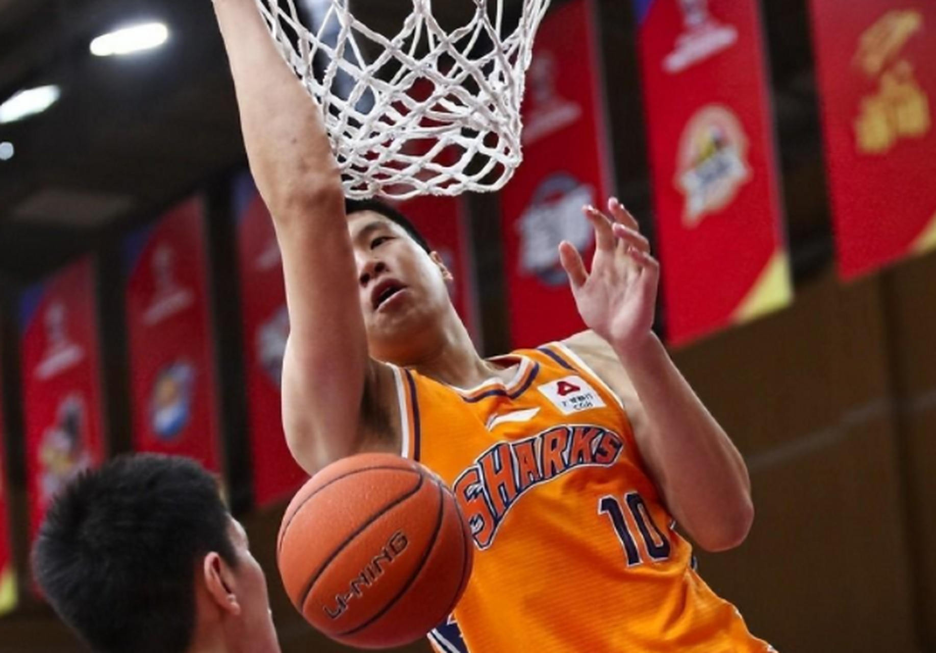 上海海港内部会议纪要流出——冲刺阶段迎来里程碑;CBA常规赛使命明确;训练强度明显提升的简单介绍 上海海港内部会议纪要流出——冲刺阶段迎来里程碑;CBA常规赛使命明确;训练强度明显提升的简单介绍