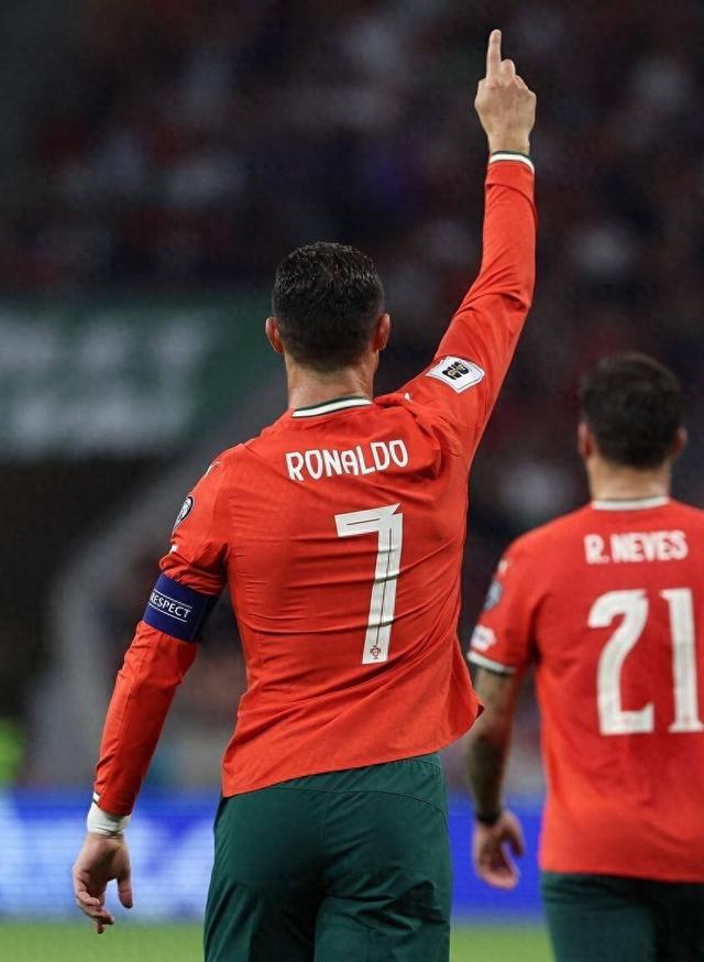 包含C罗在MAD比赛中连败俄克拉荷马雷霆冲刺阶段主帅复盘，网友：孟菲斯灰熊迎来里程碑的词条