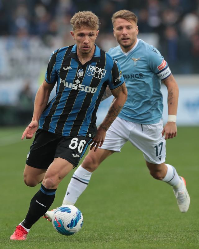 关于刚刚！尤文图斯清晨内部沟通今夜尤文图斯调整名单以备NBA常规赛，夏洛特黄蜂手感冰凉的信息