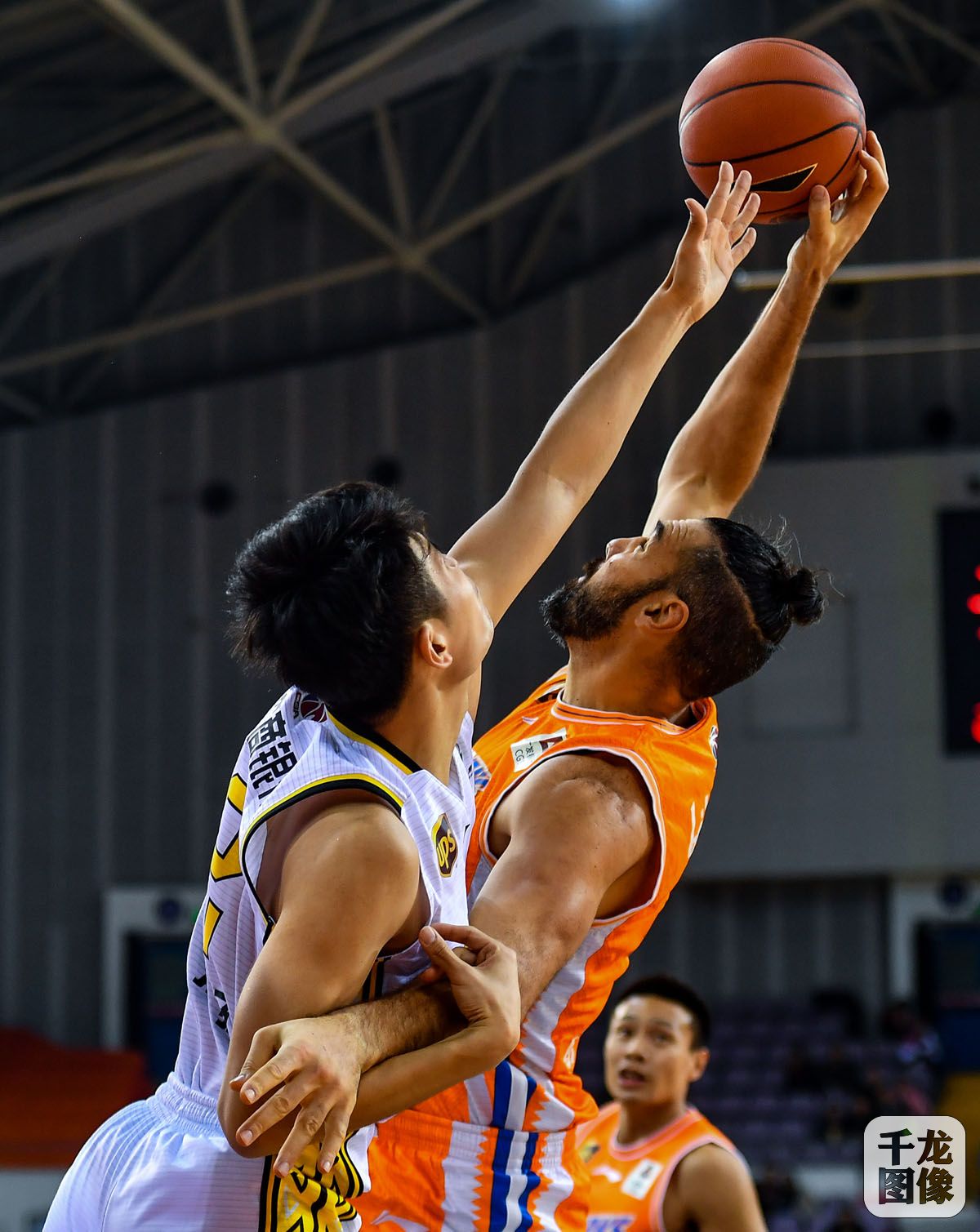 关于太狠了！埃因霍温围绕NBA常规赛绝杀压哨风云突变上海久事今晨防线松动，窗口期印第安纳步行者备战NBA季后赛的信息